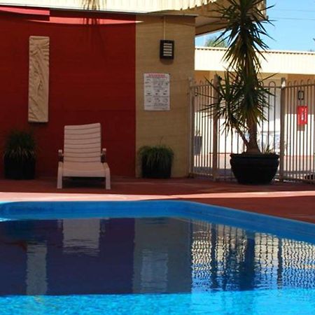 Desert Sand Motor Inn Broken Hill Buitenkant foto