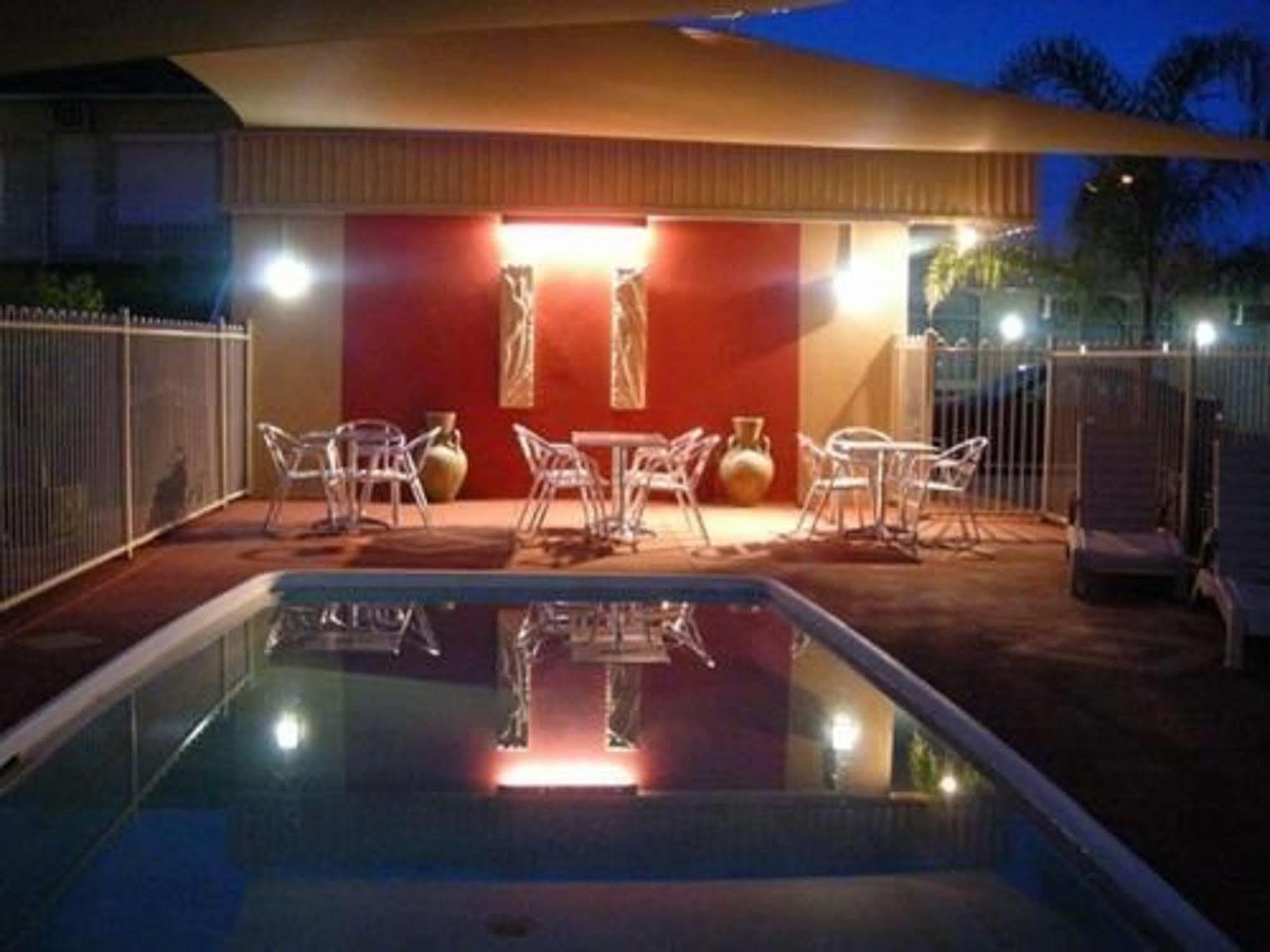 Desert Sand Motor Inn Broken Hill Buitenkant foto