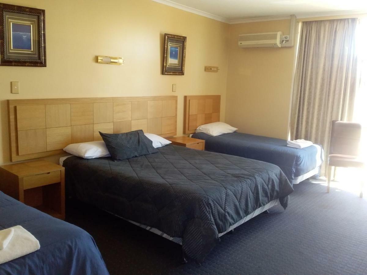 Desert Sand Motor Inn Broken Hill Buitenkant foto