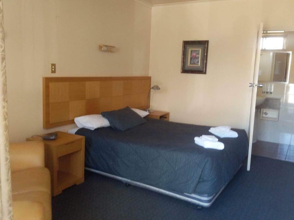 Desert Sand Motor Inn Broken Hill Buitenkant foto