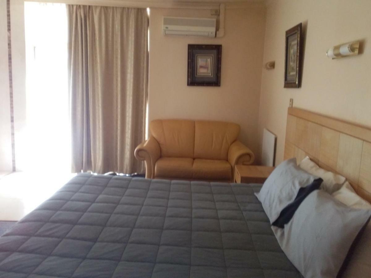 Desert Sand Motor Inn Broken Hill Buitenkant foto